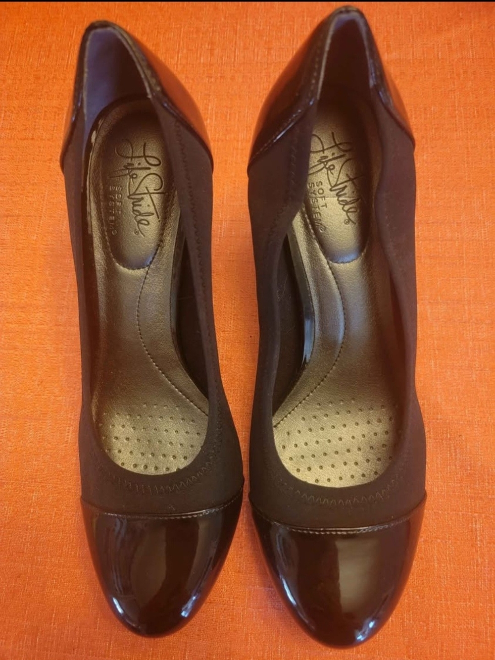 Life Stride Women's Black Pump with Patent Toe